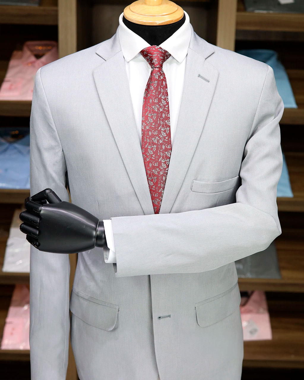 Terno Cinza Claro Detalhe