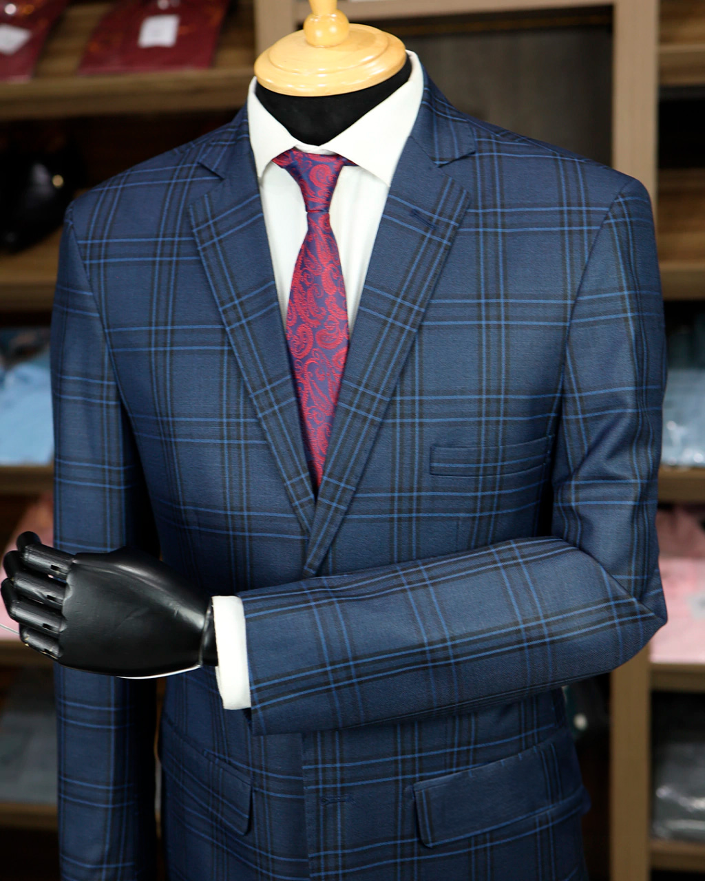 Terno Azul Escuro Detalhe