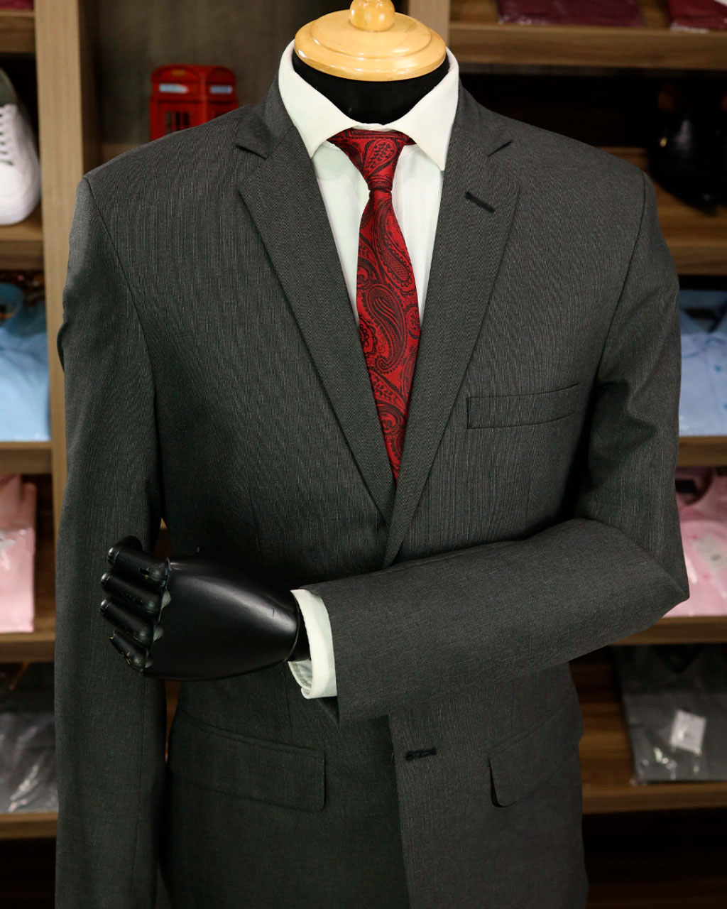 Terno Cinza Chumbo Escuro Detalhe