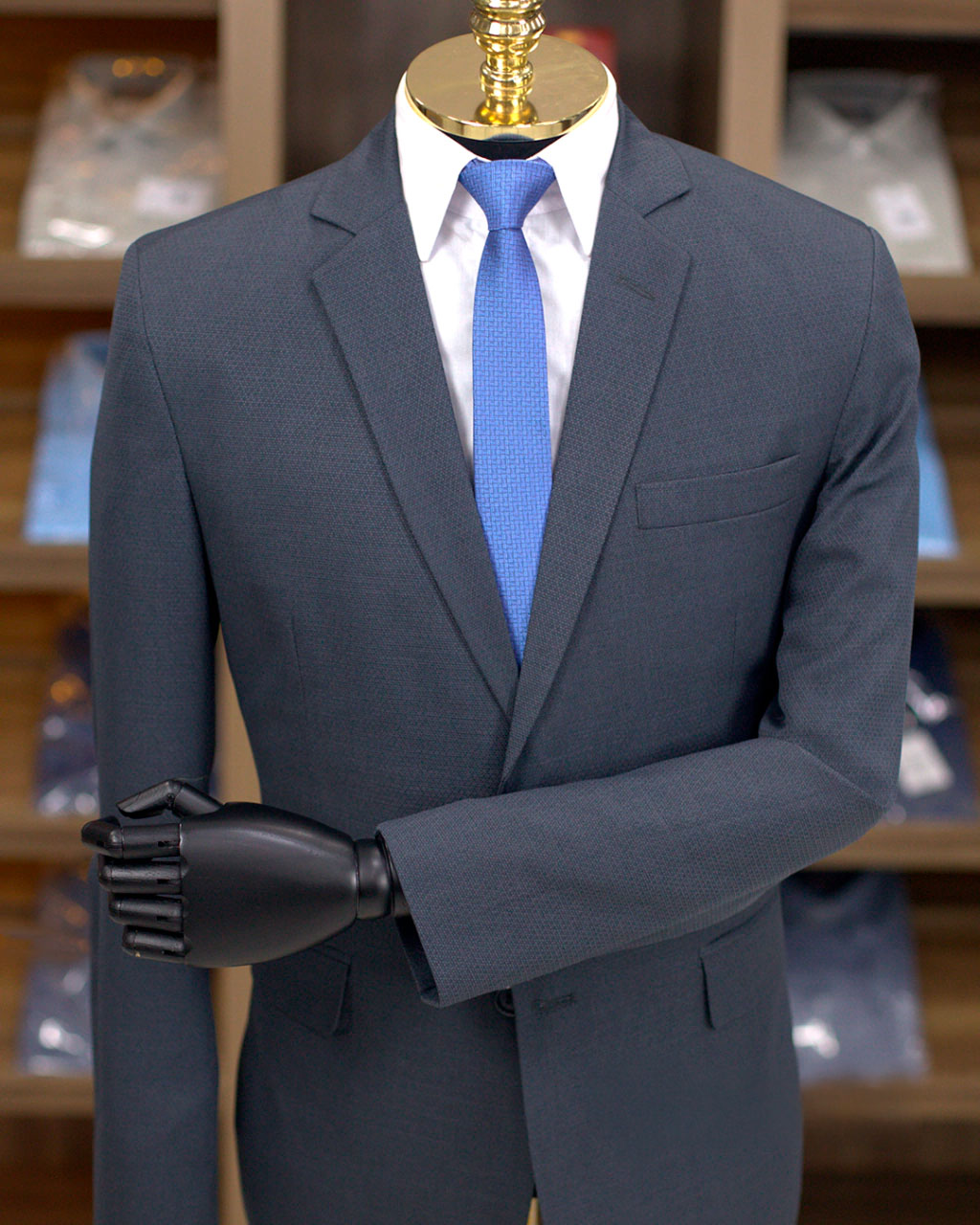 Terno Cinza Escuro Detalhe