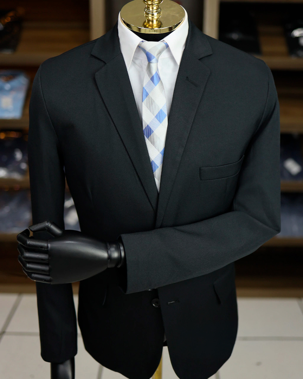 Terno Preto Risca Detalhe