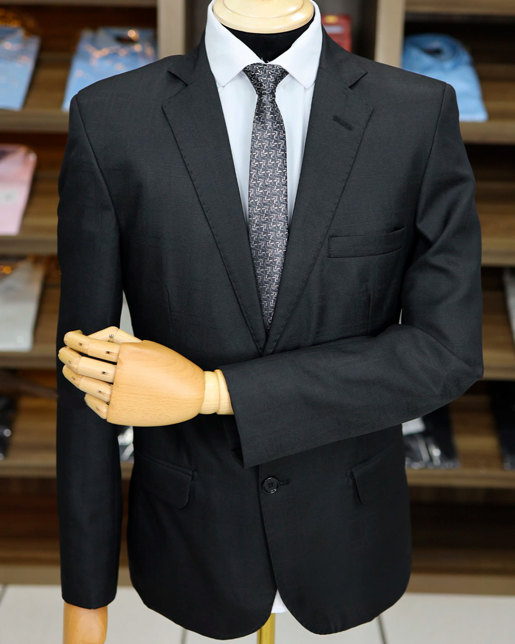 Terno Preto Detalhe