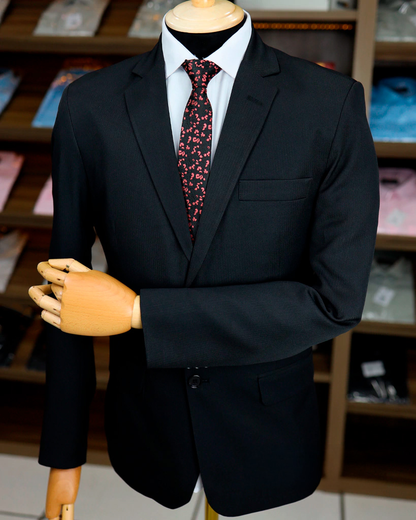 Terno Preto Detalhe Relevo