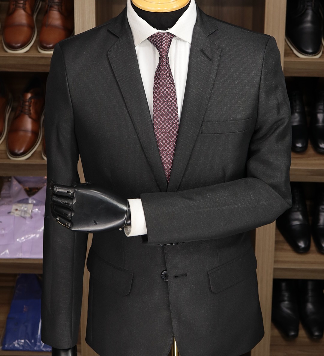 Terno Preto Rochester Detalhe